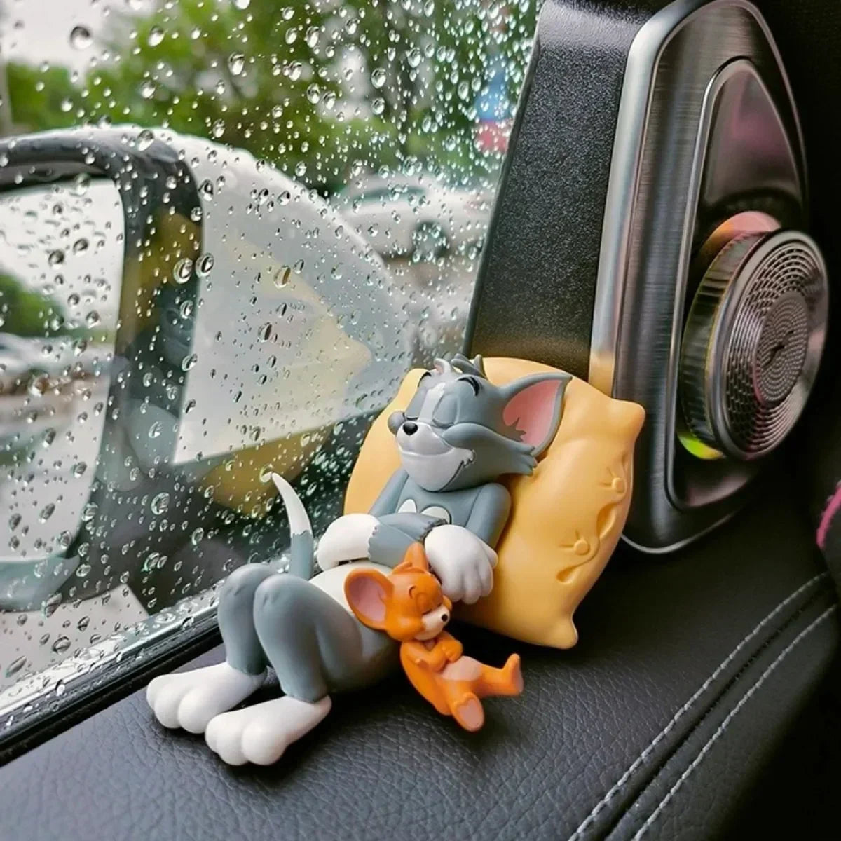 Enfeite Tom & Jerry para painel de carro